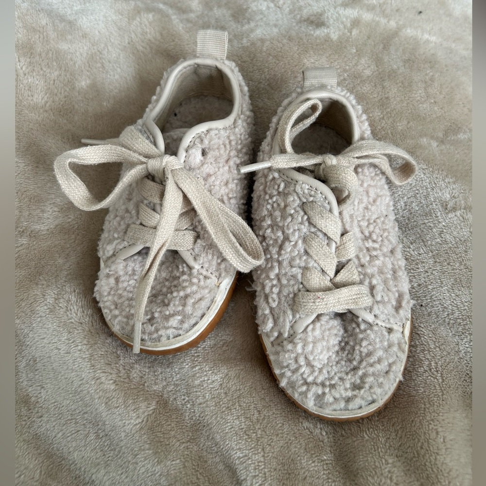 Zara Toddler shearling Sneakers